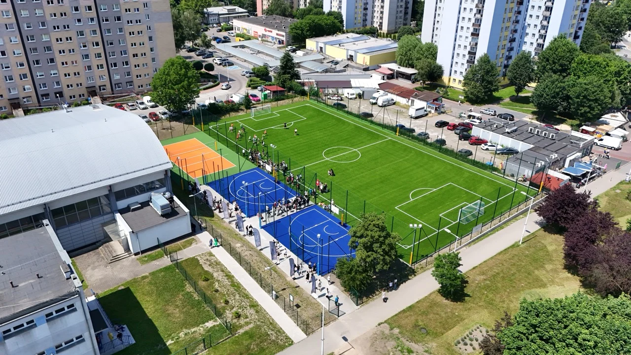 Giszowiec z nowym kompleksem sportowym. Boiska przy SP 54 po modernizacji / fot. KAW
