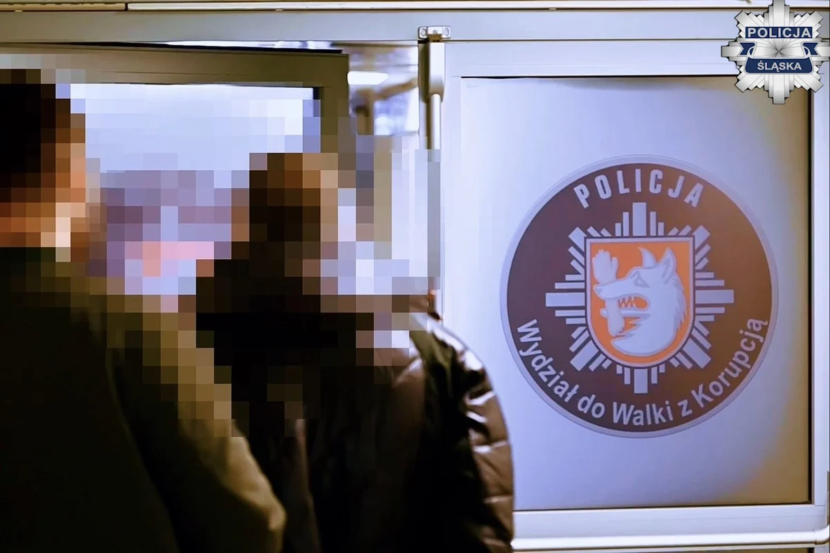 Łapówki, fałszywe orzeczenia i amunicja. Akt oskarżenia przeciwko lekarzowi