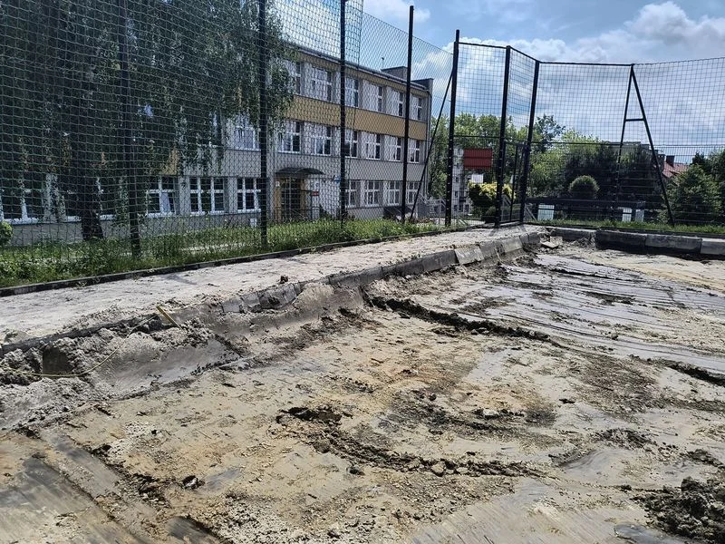 Modernizacja boiska przy ZSP nr 2. Finał prac zaplanowano na sierpień (1)