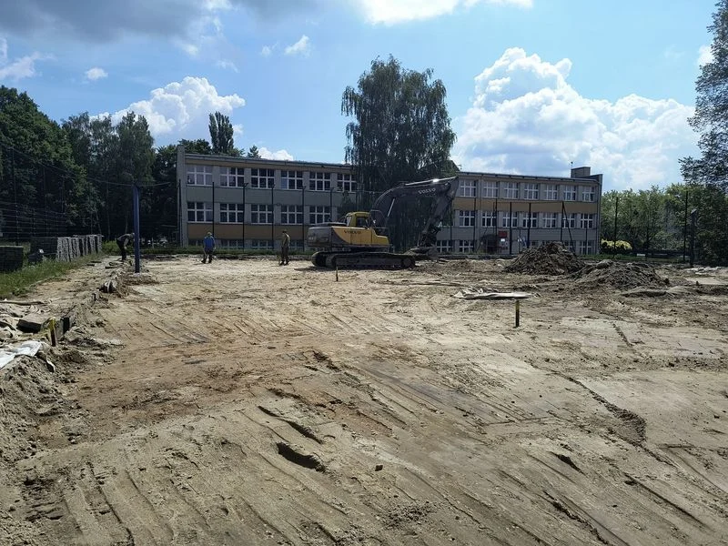 Modernizacja boiska przy ZSP nr 2. Finał prac zaplanowano na sierpień (3)