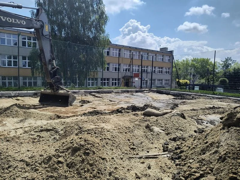 Modernizacja boiska przy ZSP nr 2. Finał prac zaplanowano na sierpień (4)