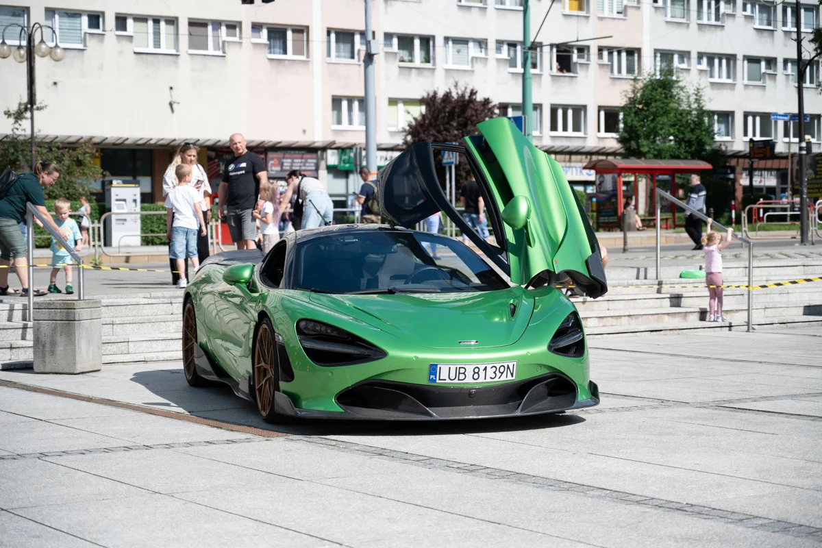 Lamborghini, Ferrari i McLareny w Rudzie Śląskiej. Wszystko dla ważnego celu [ZDJĘCIA]