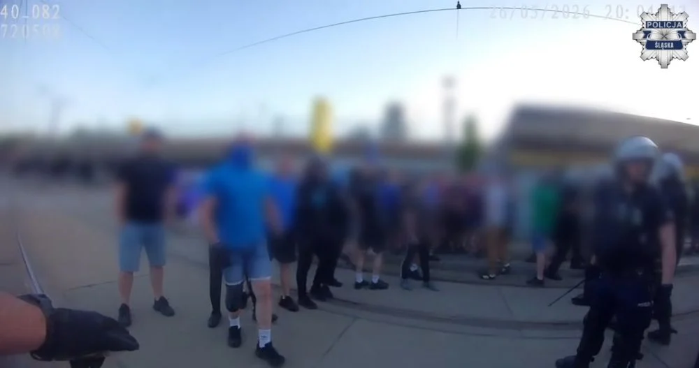 Groźna sytuacja na chorzowskim rynku. Kilkudziesięciu pseudokibiców i szybka interwencja policji