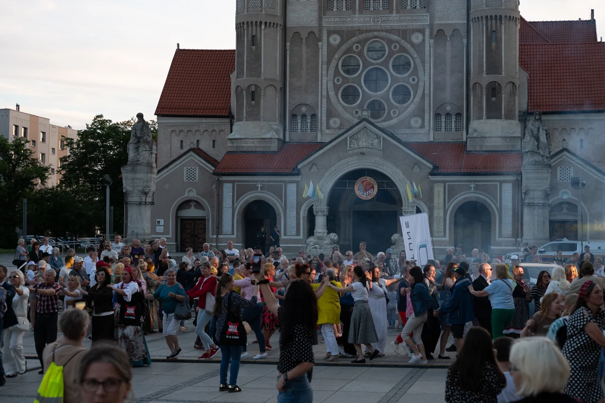 Rynek w Nowym Bytomiu zamienił się w parkiet. Tak Ruda Śląska świętowała Święto Herbu / fot. Marek Faber