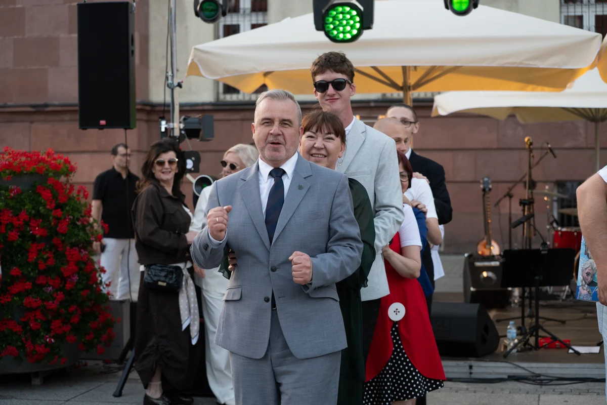 Rynek w Nowym Bytomiu zamienił się w parkiet. Tak Ruda Śląska świętowała Święto Herbu / fot. Marek Faber