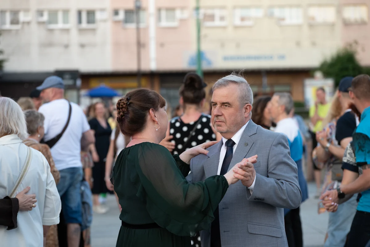 Rynek w Nowym Bytomiu zamienił się w parkiet. Tak Ruda Śląska świętowała Święto Herbu / fot. Marek Faber