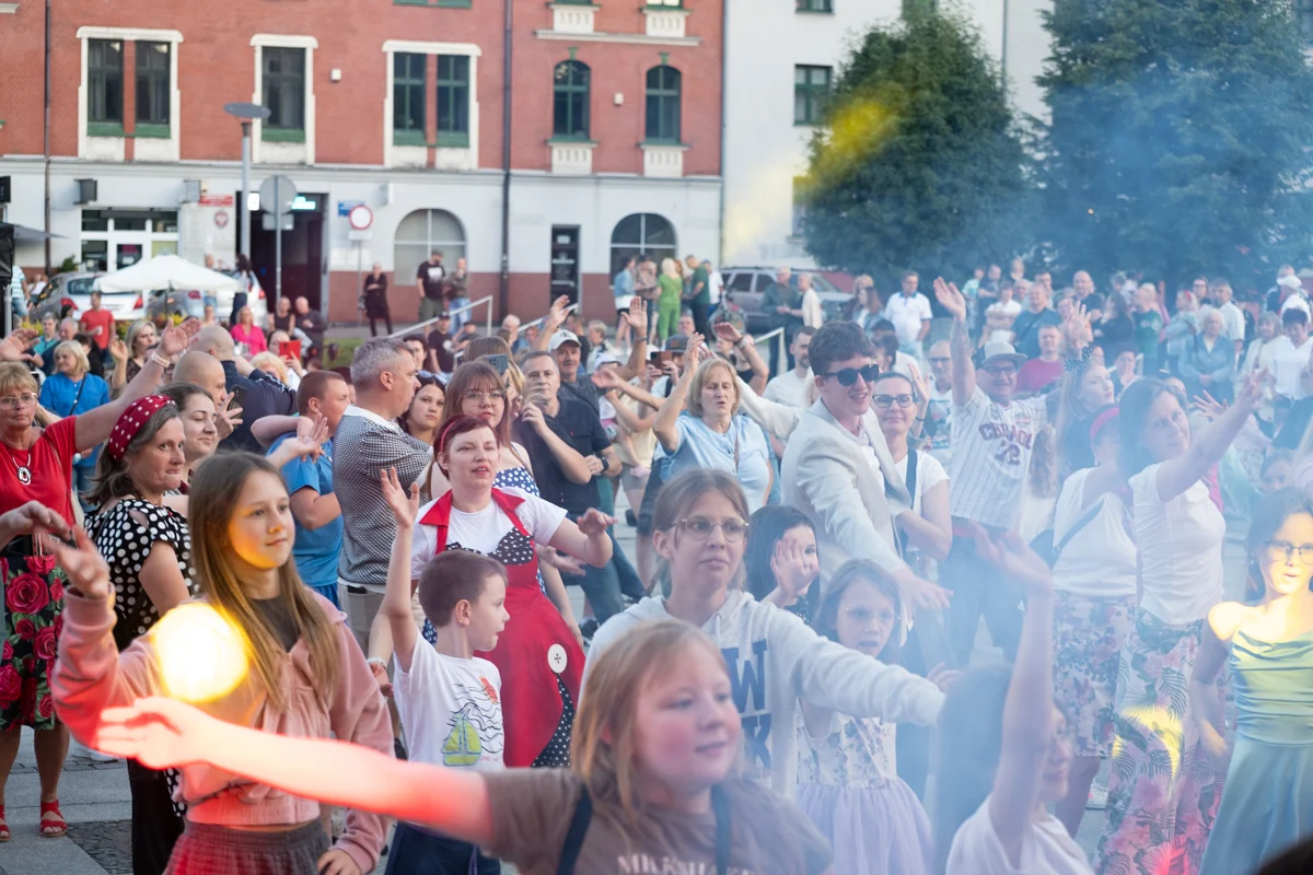 Rynek w Nowym Bytomiu zamienił się w parkiet. Tak Ruda Śląska świętowała Święto Herbu / fot. Marek Faber