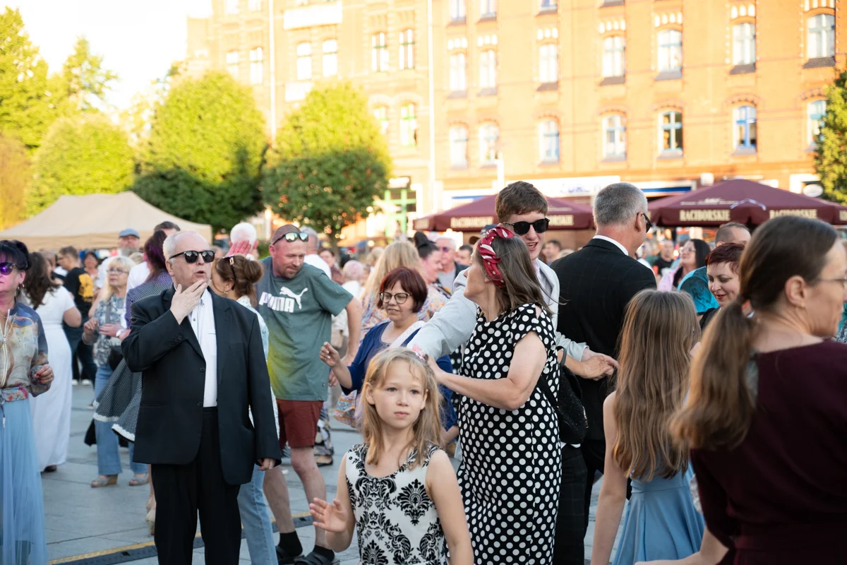 Rynek w Nowym Bytomiu zamienił się w parkiet. Tak Ruda Śląska świętowała Święto Herbu / fot. Marek Faber
