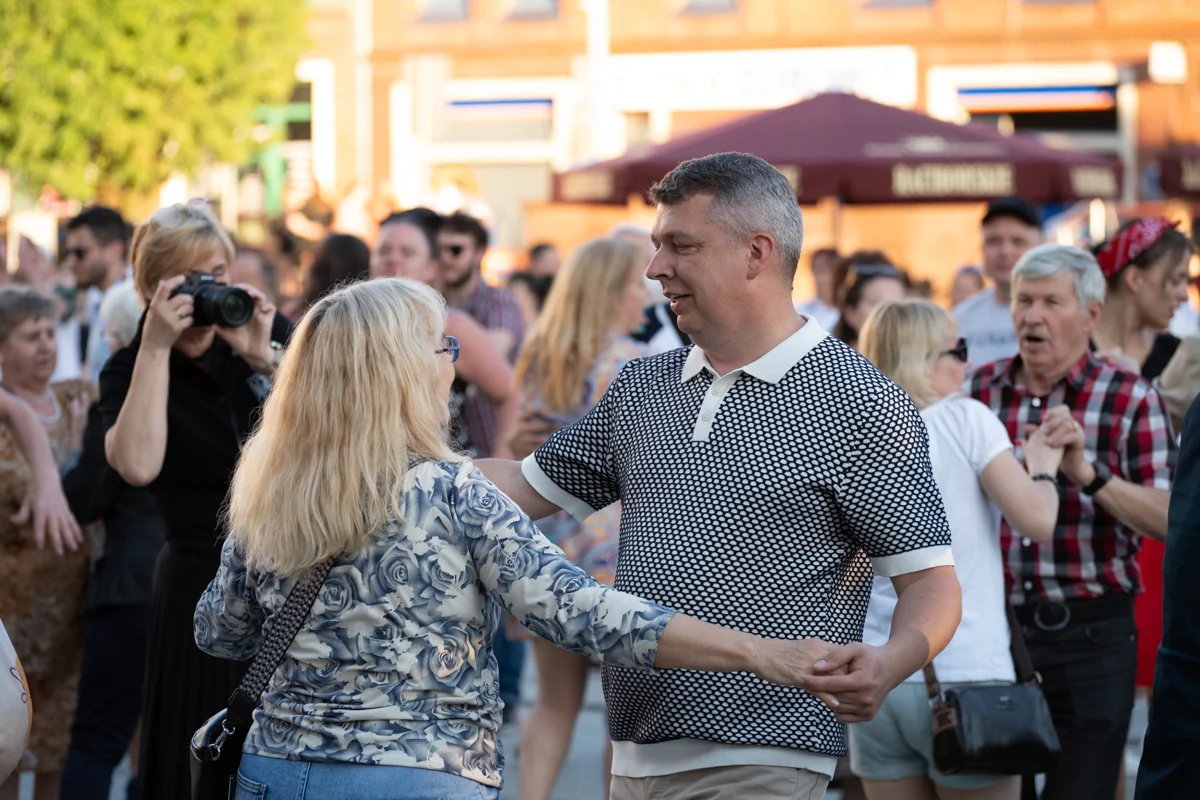 Rynek w Nowym Bytomiu zamienił się w parkiet. Tak Ruda Śląska świętowała Święto Herbu / fot. Marek Faber