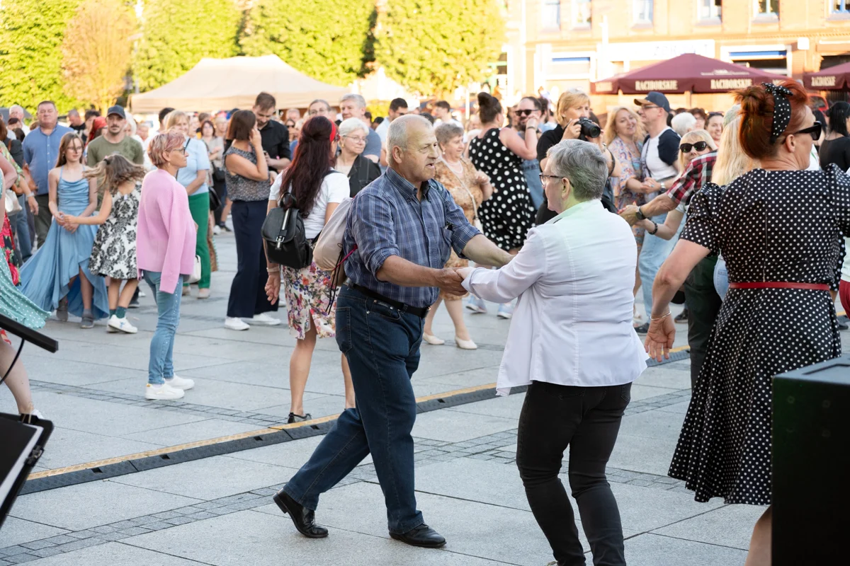 Rynek w Nowym Bytomiu zamienił się w parkiet. Tak Ruda Śląska świętowała Święto Herbu / fot. Marek Faber