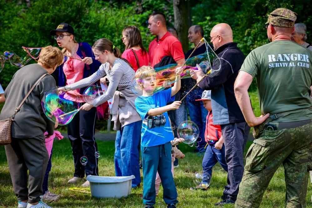 Rybnik świętował Dzień Dziecka. Rodzinne atrakcje przyciągnęły mieszkańców /fot. Dom Kultury Chwałowice, Rybnickie Włóczykije