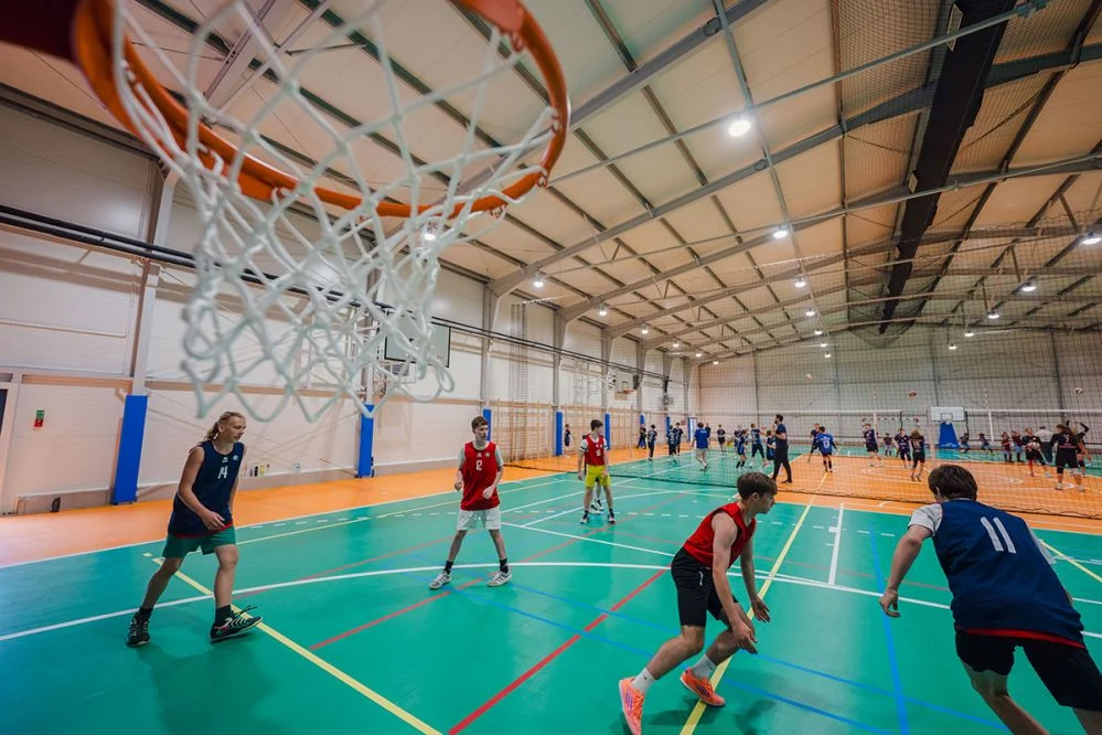 Sportowa inwestycja za ponad 7,3 mln zł. Uczniowie ZSS mają nowoczesną halę