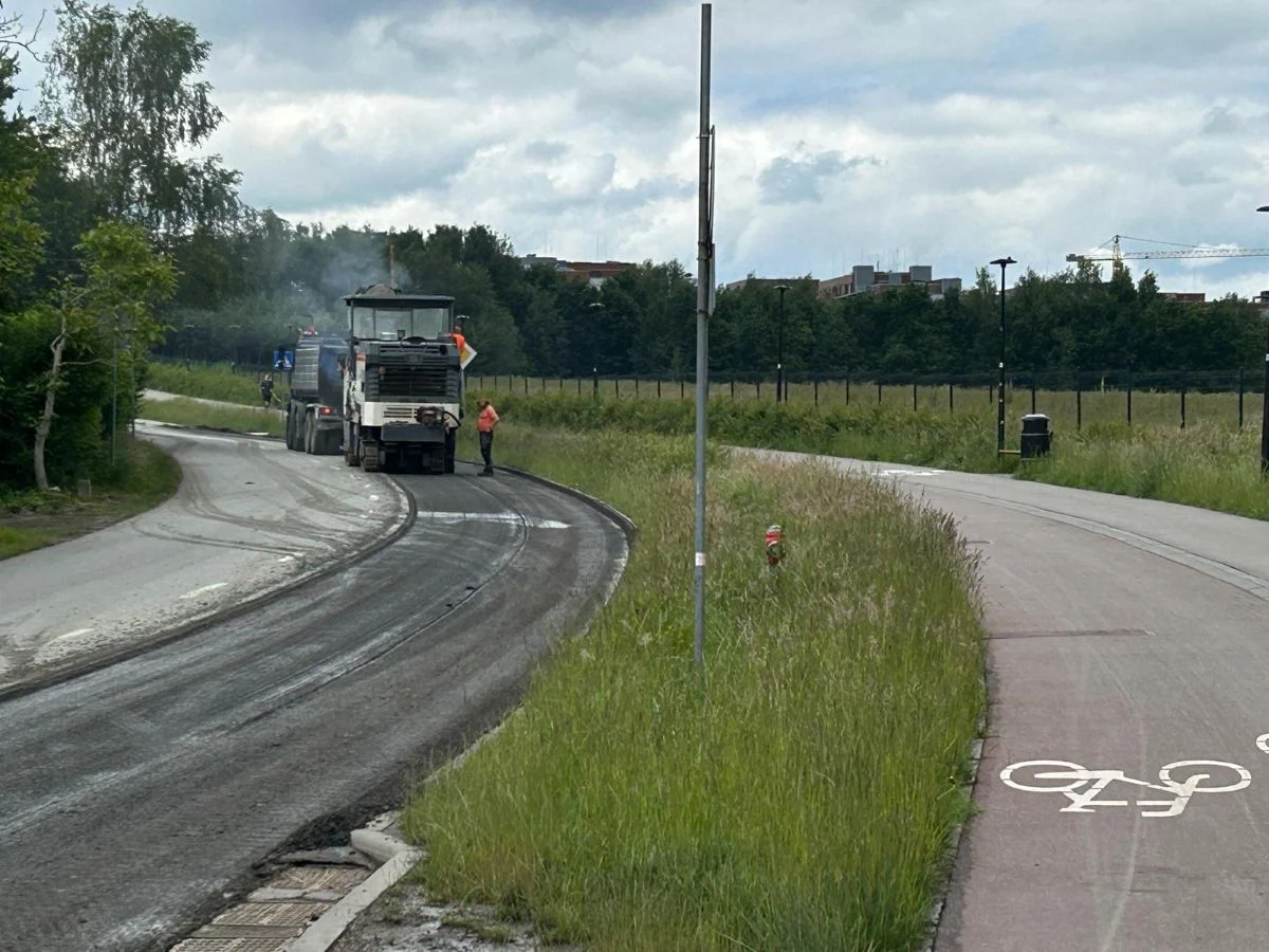 Rozpoczęła się budowa kanalizacji sanitarnej w ulicy Francuskiej oraz przy skrzyżowaniu Francuskiej z Ceglaną