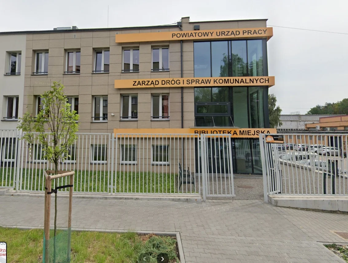 Interwencja służb przy ul. Plebiscytowej. Ewakuowano 27 osób z budynku Powiatowego Urzędu Pracy