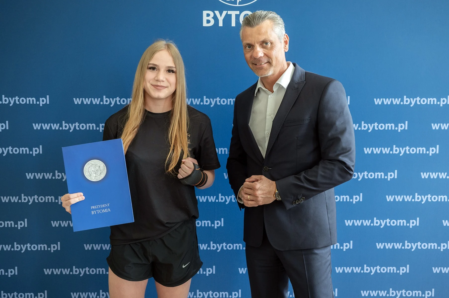 Prezydent Bytomia pogratulował sukcesów zawodniczkom Bytomskiej Akademii Boksu