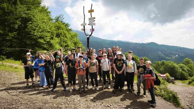 35 lat szkolnego wędrowania. SP nr 2 w Świętochłowicach znów ruszyła na szlak