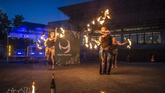 Tak Świętochłowice rozpoczęły wakacje. Basen, festyn, Noc Świętojańska i sportowe emocje