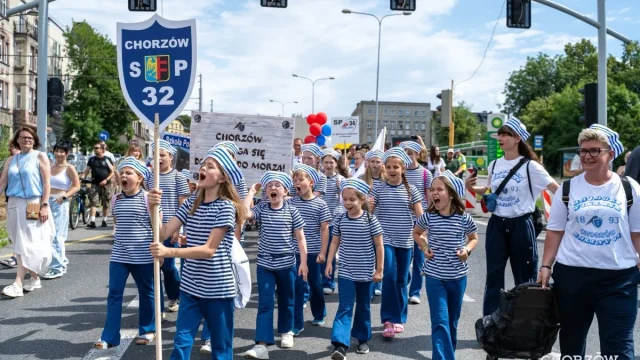 Święto Miasta Chorzów 2026. Kolorowy Korowód przeszedł ulicami miasta