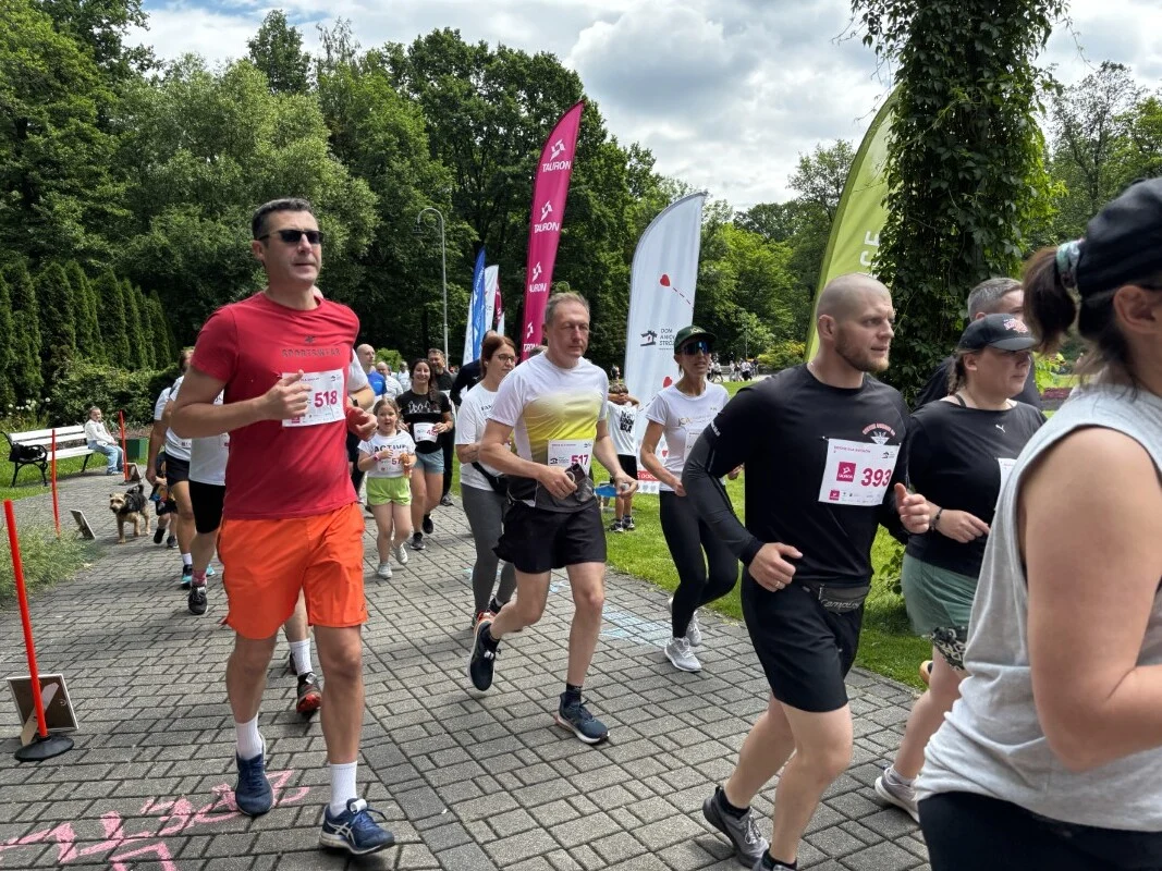 Katowice pobiegły dla dzieci. VII Bieg "TAURON Biegnij dla Aniołów" połączył sport i pomoc