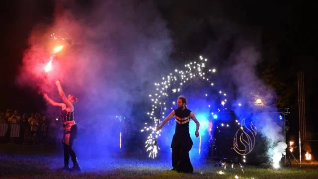 Magiczna Noc Świętojańska w Rudzie Śląskiej. Mieszkańcy powitali lato w Parku Strzelnica