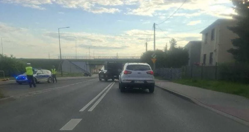 Upadek motocyklisty na Bielszowickiej. 49-latek dostał mandat