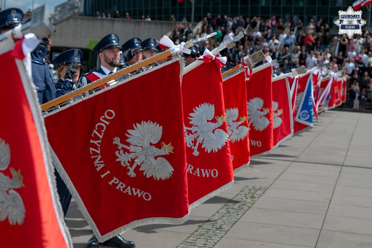 151 nowych policjantów złożyło ślubowanie w Gliwicach. Wojewódzkie Święto Policji 2026