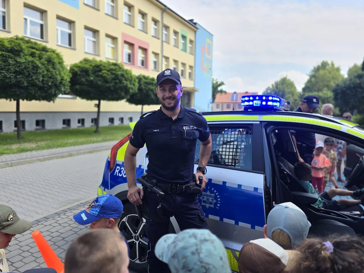 Radiowóz zrobił największe wrażenie. Dzielnicowi odwiedzili przedszkolaków w Wyrach / fot. KPP Mikołów