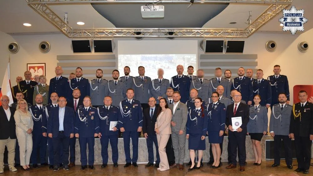 Święto Policji w Mysłowicach. Awanse i wyróżnienia dla funkcjonariuszy