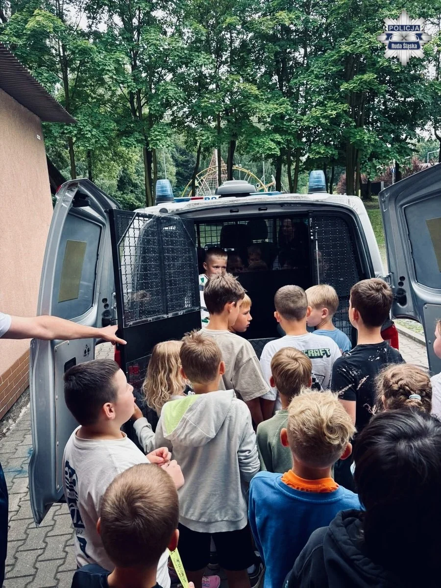 Bezpieczne wakacje na półkoloniach w Rudzie Śląskiej / fot. KMP Ruda Śląska