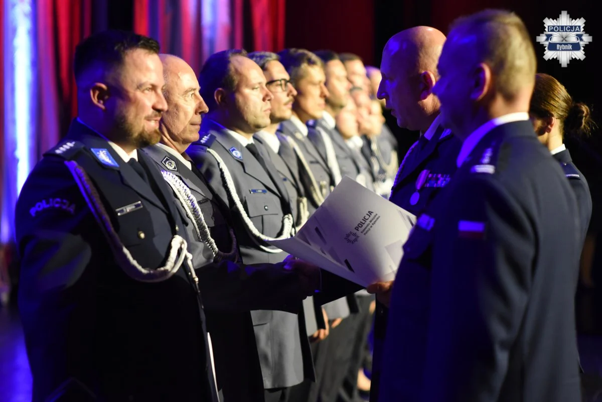 Święto Policji w Rybniku. 88 funkcjonariuszy odebrało awanse