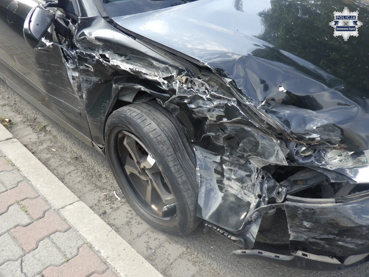 Kolizja w Siemianowicach Śląskich. Poszkodowany kierowca był pijany