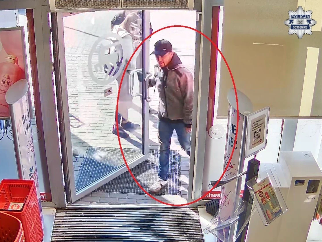 Policja szuka mężczyzny po kradzieżach w drogeriach w Sosnowcu. Rozpoznajesz?