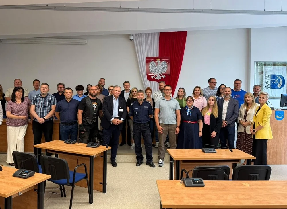 Fałszywe alarmy bombowe w Tychach. Policja i urzędnicy ćwiczą procedury