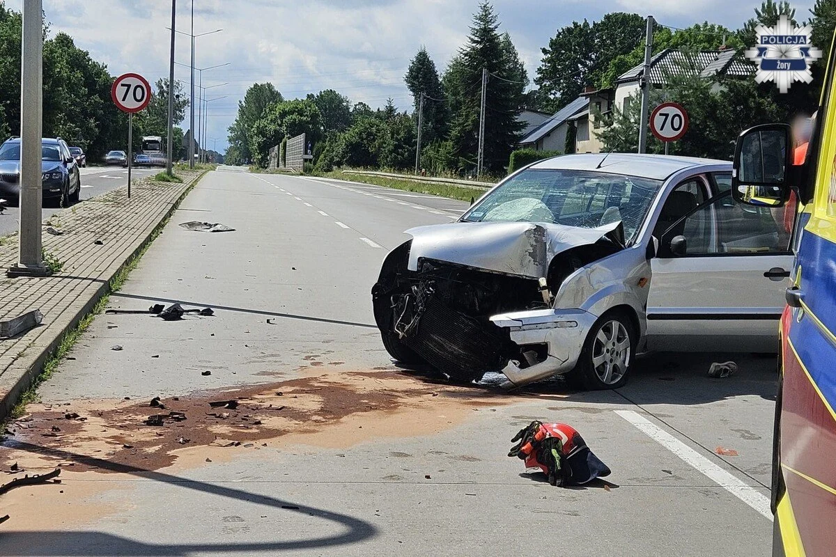 Poważny wypadek na DK81 w Żorach. Kierowcę reanimowano, droga do Wisły zablokowana