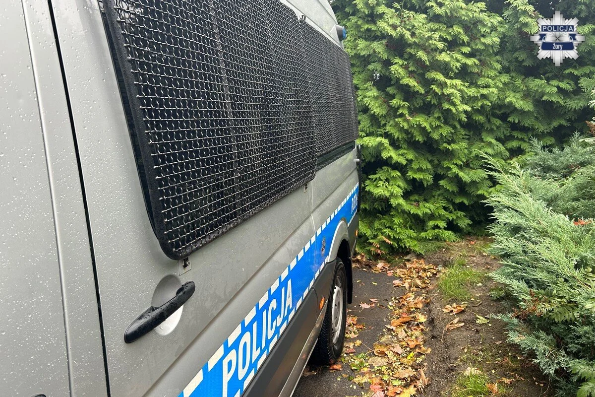 Nerwowo zareagował na widok policjantów. 55-latek był poszukiwany listem gończym