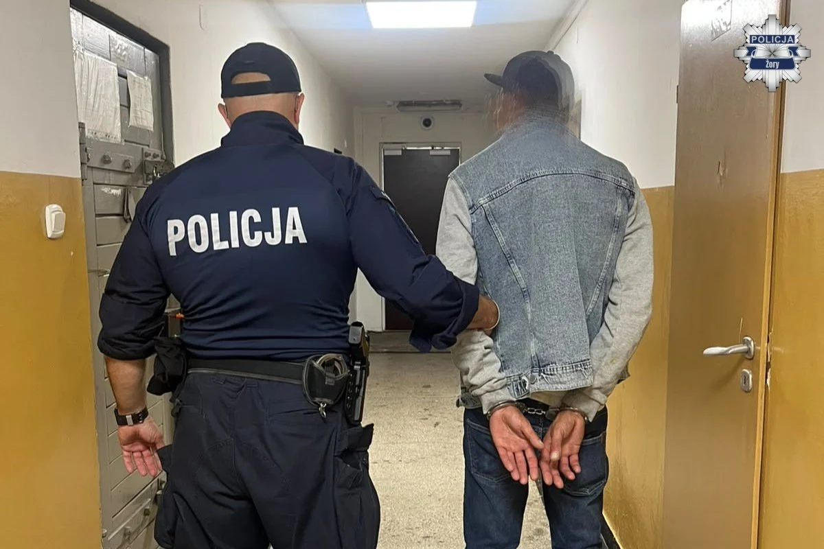 Nerwowe zachowanie zdradziło 35-latka. Narkotyki znaleziono też na osiedlu Sikorskiego
