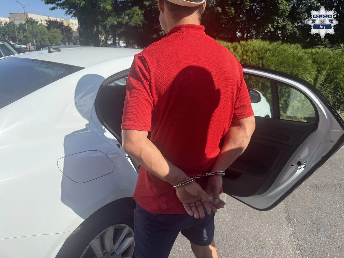 Pobił i okradł znajomego za 30 zł. Rozbój na osiedlu Gwarków w Żorach