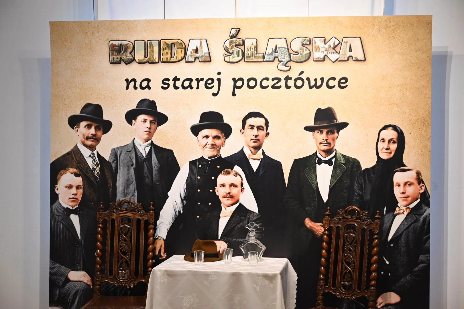 Ruda Śląska na dawnych pocztówkach. Muzeum Miejskie otworzyło nową wystawę stałą
