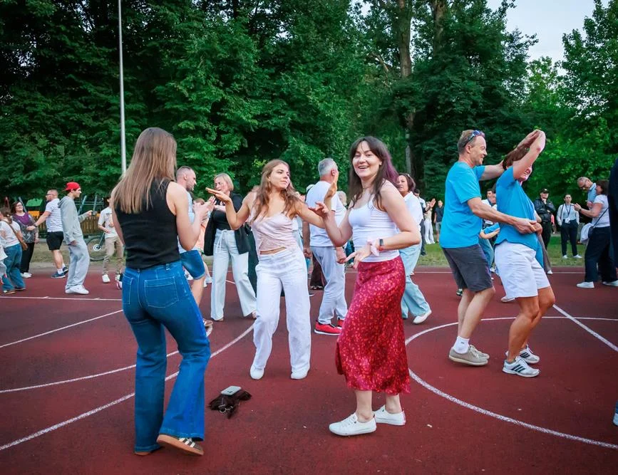 Karaibskie rytmy porwały uczestników. Druga Potańcówka na Paprach za nami