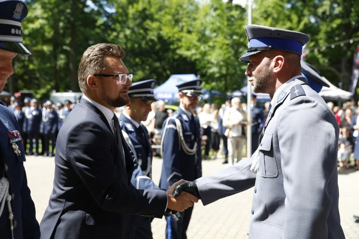 Uroczyste obchody Święta Policji w Katowicach. Były awanse i podziękowania