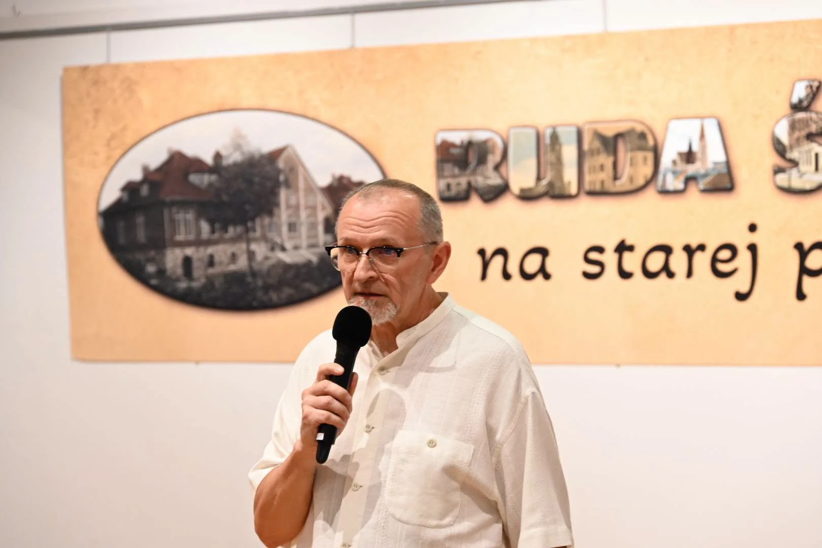 Dawne pocztówki na nowej wystawie stałej w Rudzie Śląskiej / fot. Michał Pierończyk FB