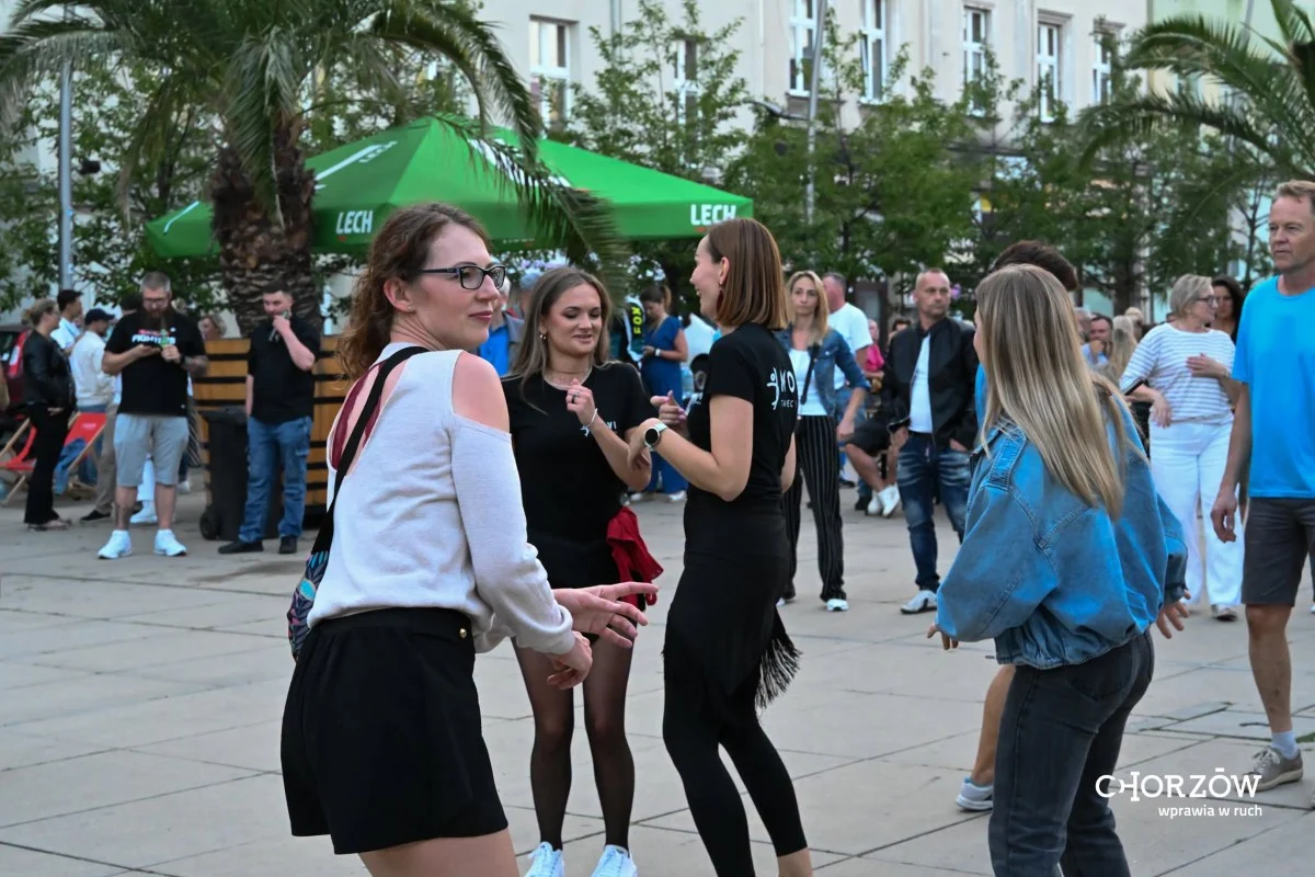 Gorące rytmy opanowały Rynek w Chorzowie. W lipcu będą kolejne imprezy / fot. UM Chorzów FB