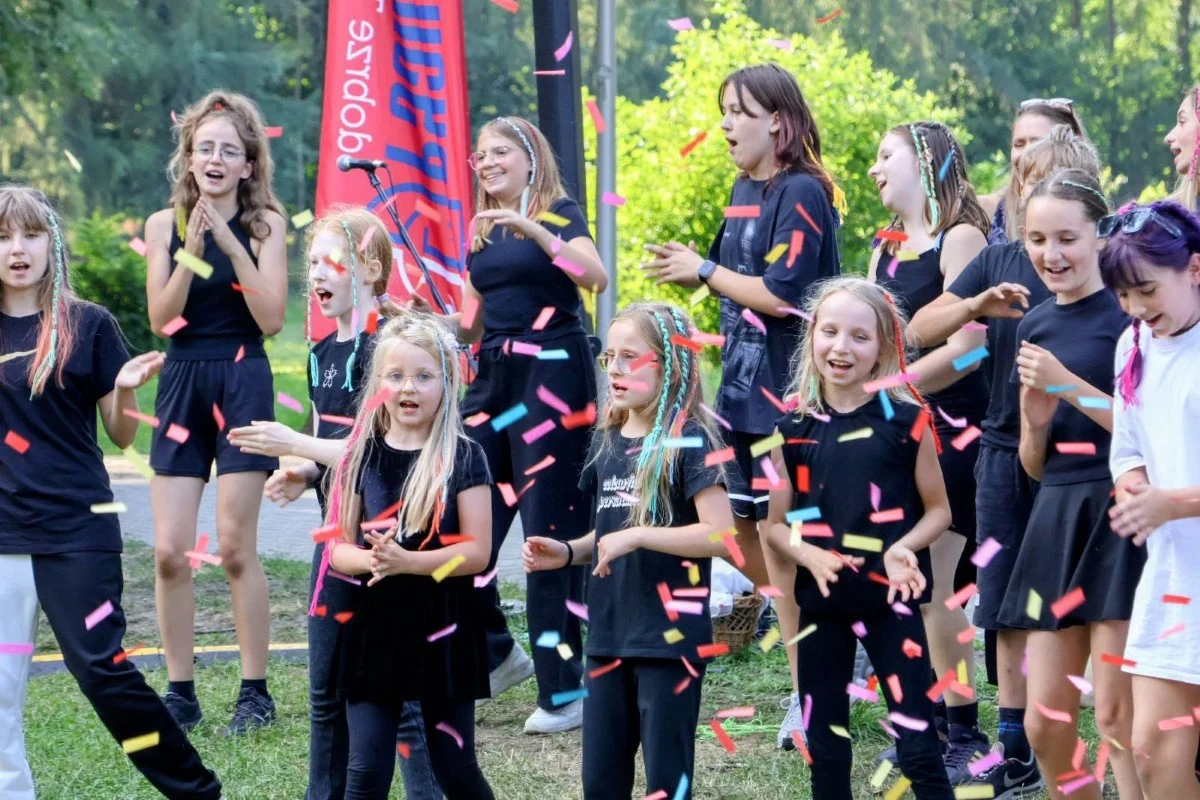 Park Miejski zamienił się w scenę. Finał „Lata w teatrze” w Pyskowicach / fot. UM Pyskowice FB