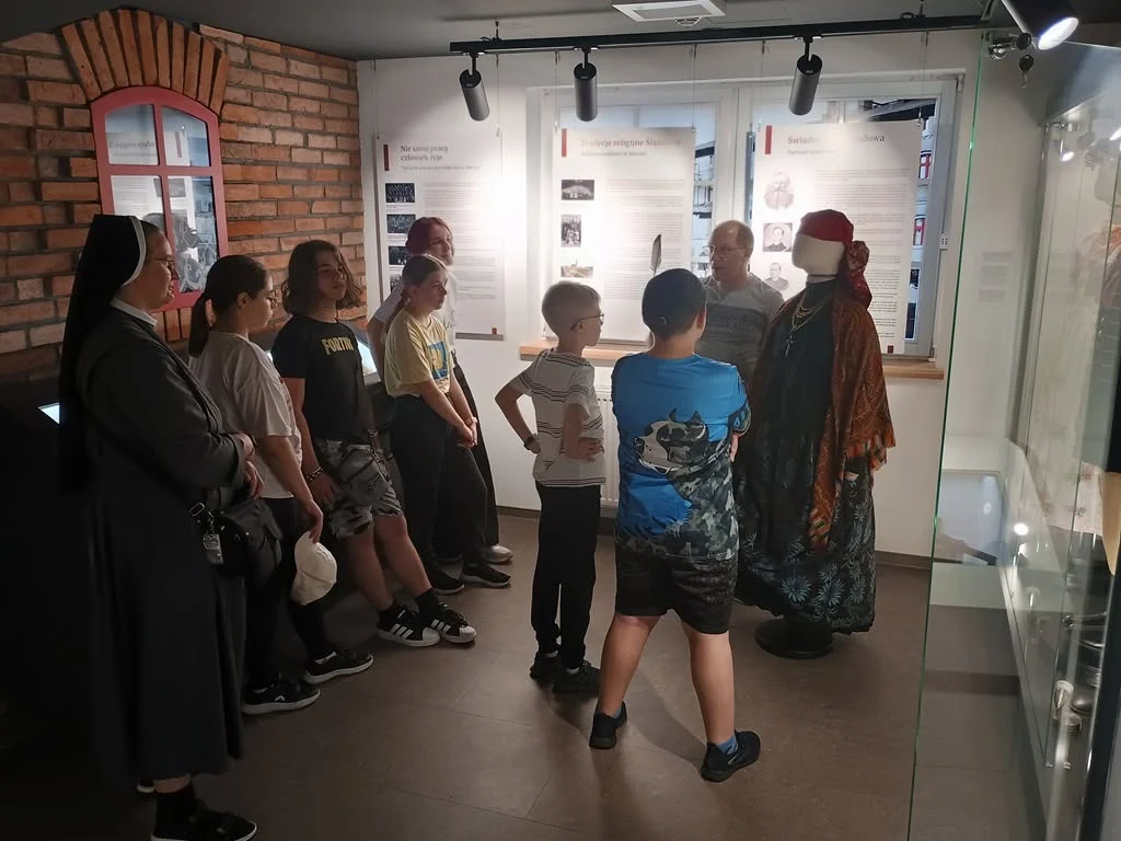 Czwartkowe spotkania kreatywne” w rudzkim muzeum / fot. Muzeum Miejskie