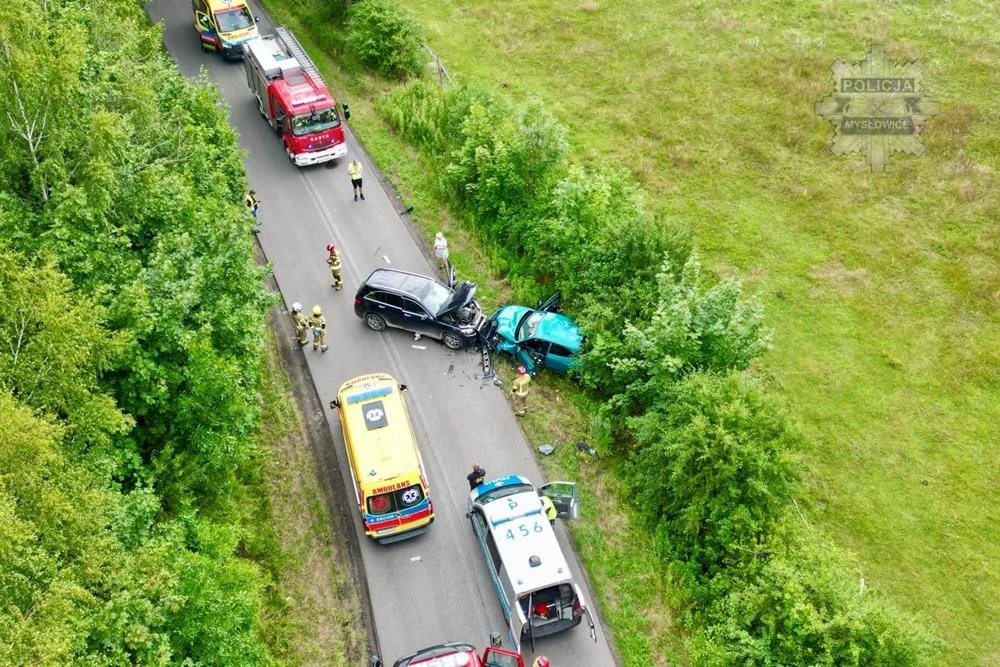 Mercedes zderzył się z oplem w rejonie stadniny. Duże utrudnienia w Mysłowicach