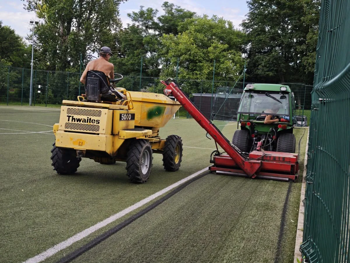 Orlik przy ul. 3 Maja przechodzi modernizację. Inwestycja za blisko 1,2 mln zł