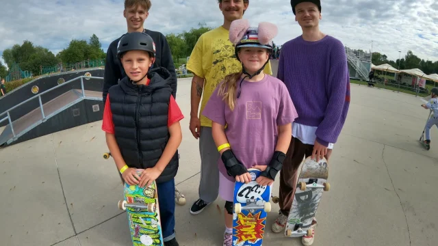 Deskorolki, rolki i hulajnogi opanowały skatepark. Za nami Extreme City 2026