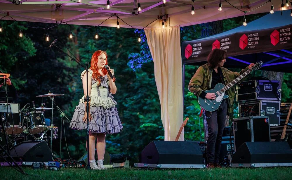 Emocje, elektronika i rockowa energia. Viśniewska zagrała w Paprocanach