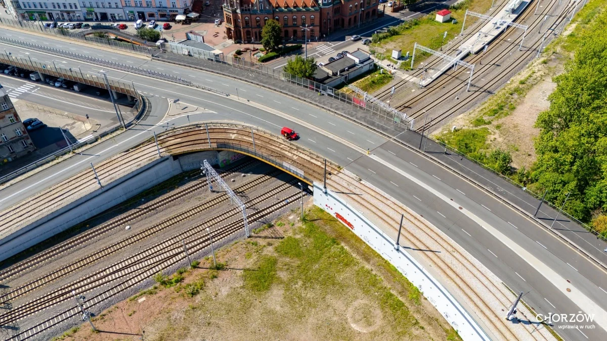 Tramwaje bliżej powrotu na estakadę w Chorzowie. Rozpoczął się remont torowiska