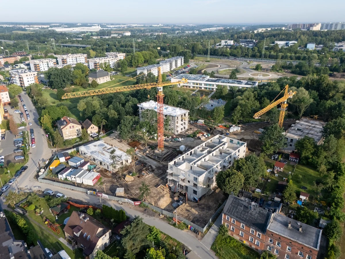 Przy Dworskiej i Wiertniczej rośnie nowe osiedle. Powstaje 112 mieszkań na wynajem
